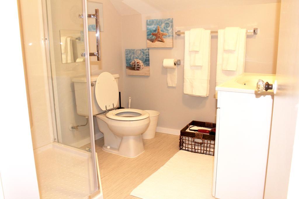 Artistic Apartment Near Downtown Victoria Kültér fotó